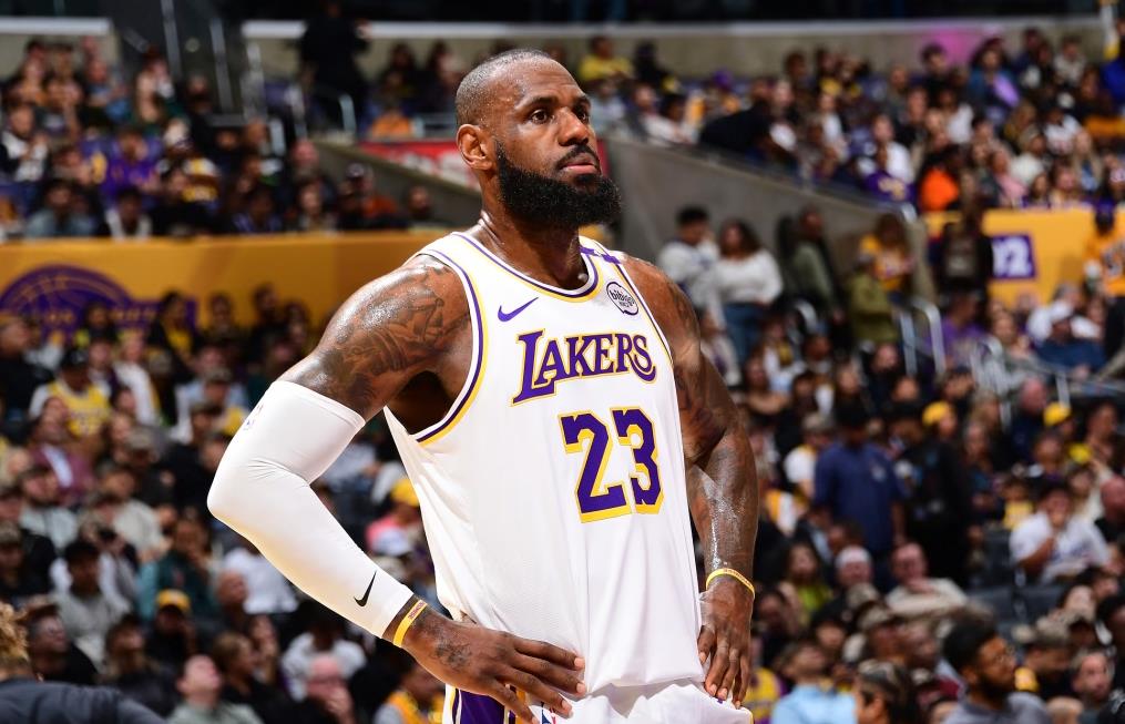 NG体育-包含詹姆斯连续十二场比赛得分超过势不可挡，拜仁挑战极限！的词条